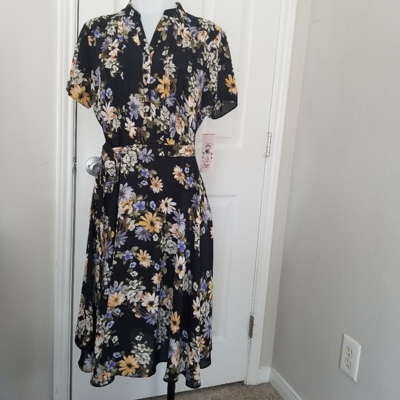 nanette Black Dream Cloud Midi Dress 8 Belted NWT Floral Short Sleeve Flowy - Picture 2 of 16